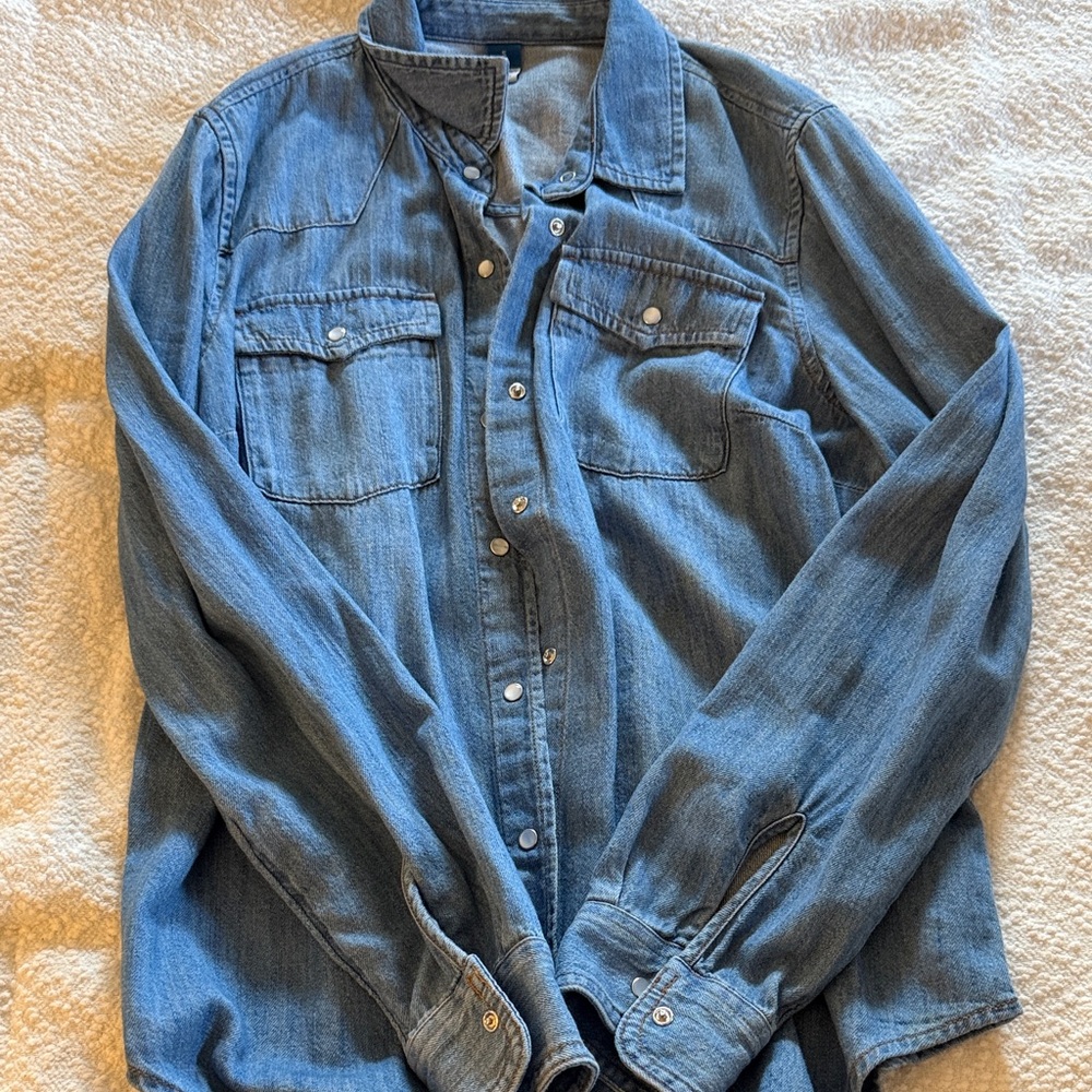 Women’s western style denim shirt